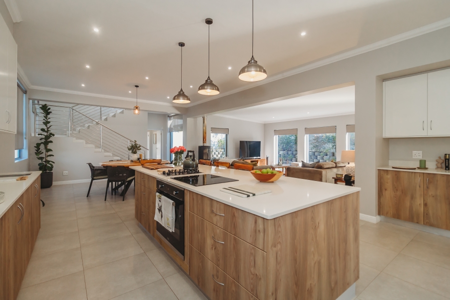 4 Bedroom Property for Sale in Kingswood Golf Estate Western Cape